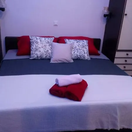 Dalmatino Apartment *