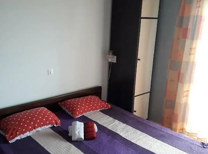 Dalmatino Brodarica (Sibenik-Knin)