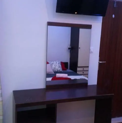 Dalmatino * Brodarica (Sibenik-Knin)